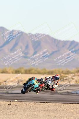 media/Dec-07-2025-CVMA (Sun) [[3e7d2de5dc]]/Race 18-Formula Twins-Formula 40 UL/